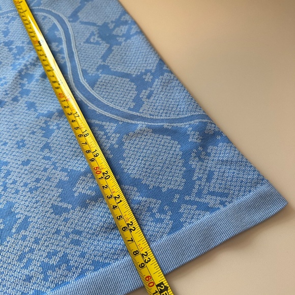 Lululemon Swiftly Tech Racerback in Heathered Pipe Dream Blue | Size 4 - Picture 10 of 11